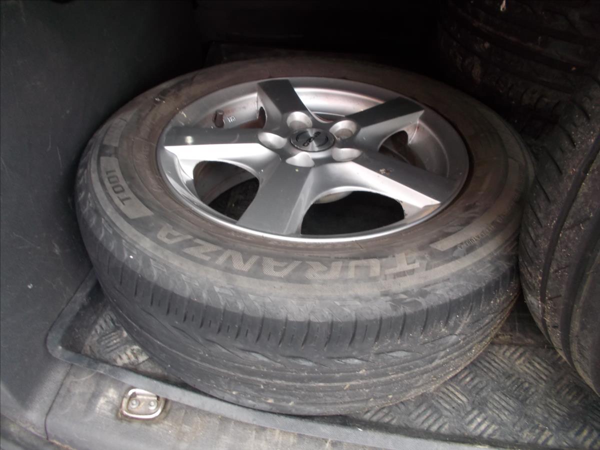 Volkswagen Caddy 1,6 TDI 1.MAJITEL DPH NOVÁ STK - foto 13