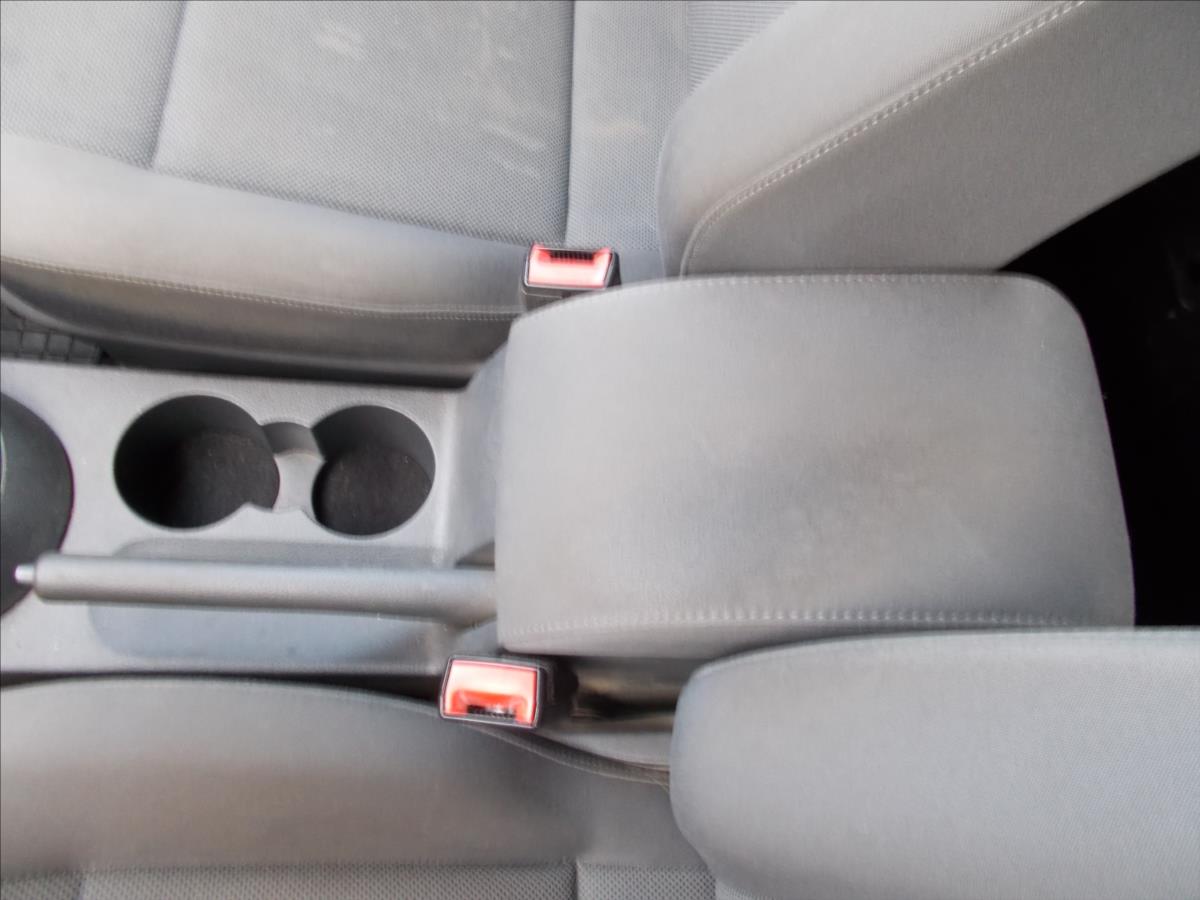 Volkswagen Caddy 1,6 TDI 1.MAJITEL DPH NOVÁ STK - foto 25