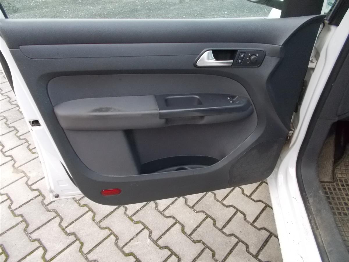 Volkswagen Caddy 1,6 TDI 1.MAJITEL DPH NOVÁ STK - foto 29