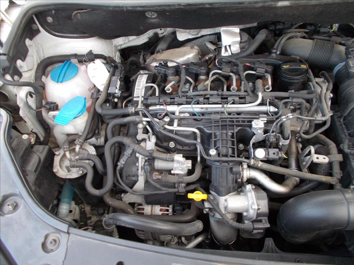 Volkswagen Caddy 1,6 TDI 1.MAJITEL DPH NOVÁ STK - foto 31