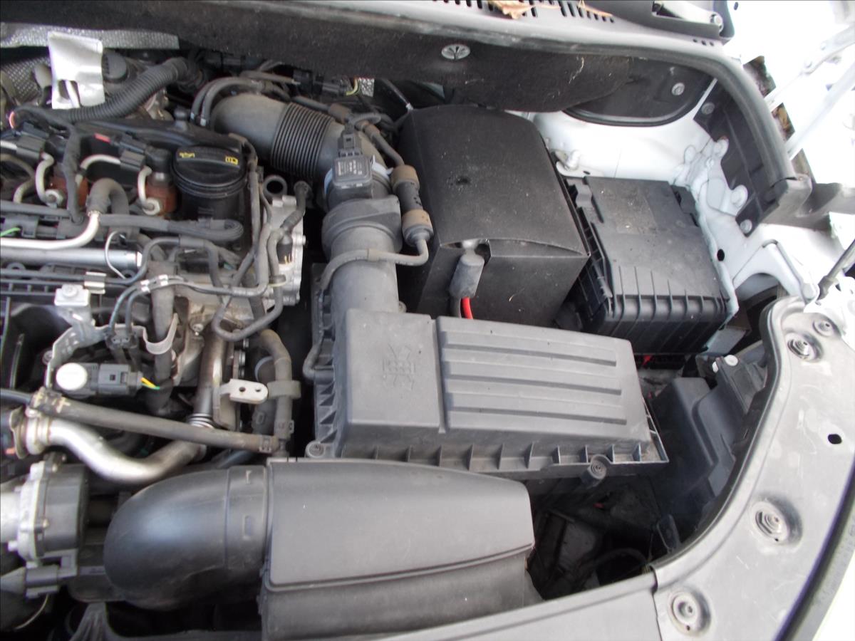 Volkswagen Caddy 1,6 TDI 1.MAJITEL DPH NOVÁ STK - foto 32