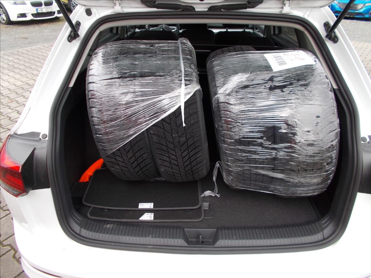 Volkswagen Golf 1,5 TSI LED ACC NAVI NOVÉ STK  VIII - foto 15