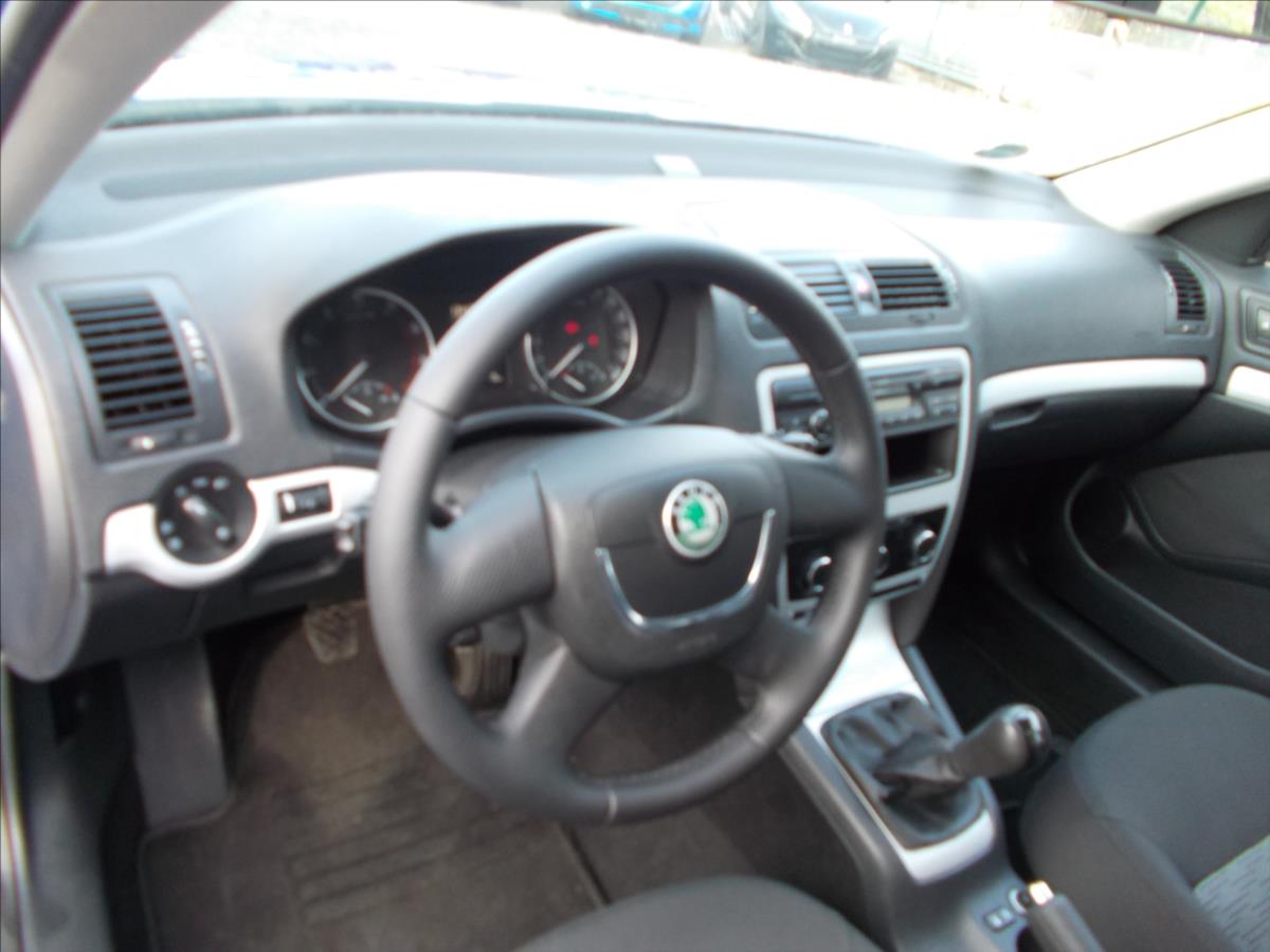 Škoda Octavia 1,6 16V AMB 1.MAJITEL KLIMA NOVÁ STK PĚKNÉ  II - foto 19