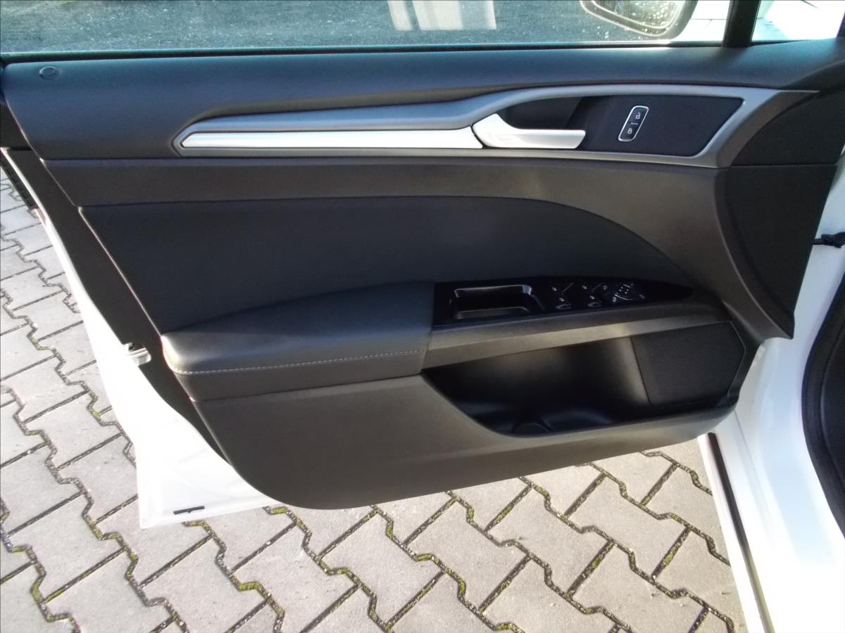 Ford Mondeo 2,0 TDCi AT 132 kW WEBASTO ACC MATRIX - foto 28