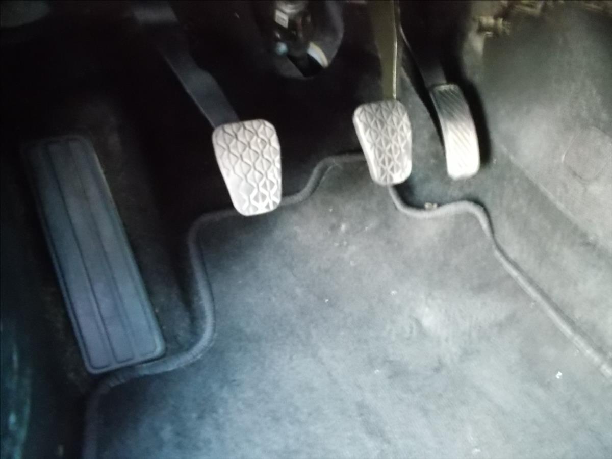 Ford Fiesta 1,1 i 52 kW KLIMA NOVÁ STK COC list - foto 27