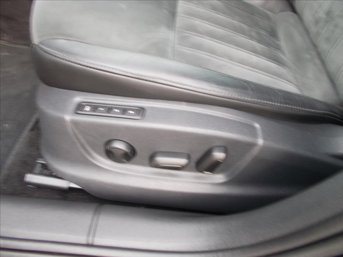 Škoda Octavia 1,6 TDI DIGIKLIMA NAVI TZ LED  III - foto 19