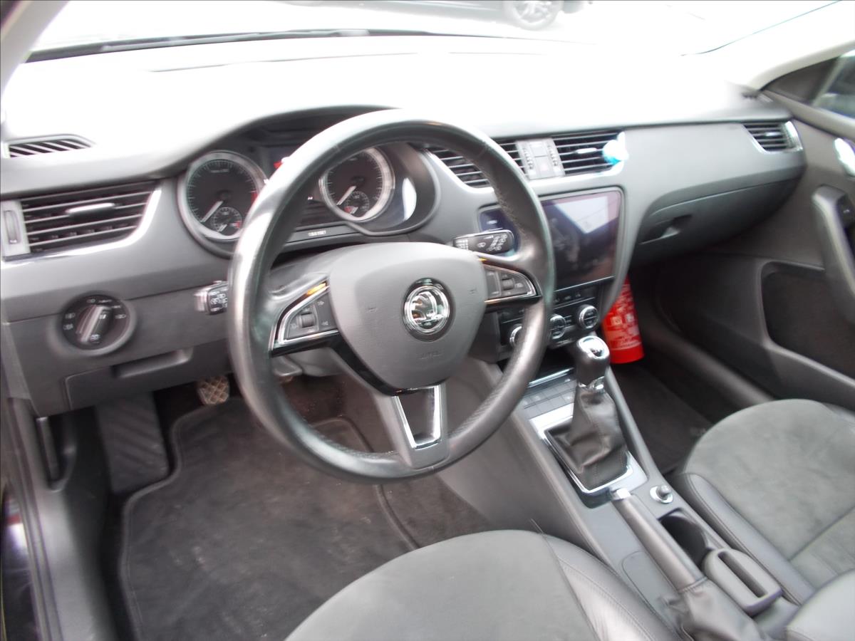 Škoda Octavia 1,6 TDI DIGIKLIMA NAVI TZ LED  III - foto 20