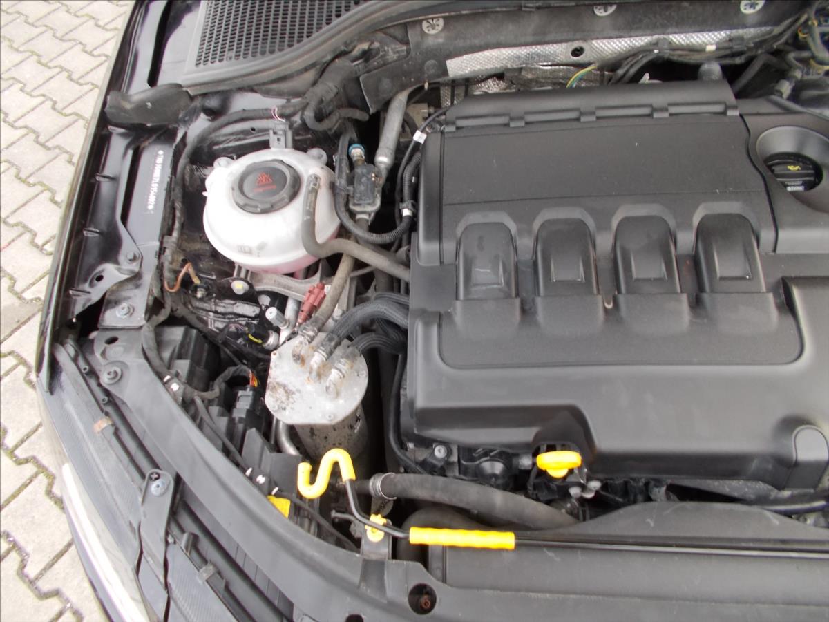 Škoda Octavia 1,6 TDI DIGIKLIMA NAVI TZ LED  III - foto 27