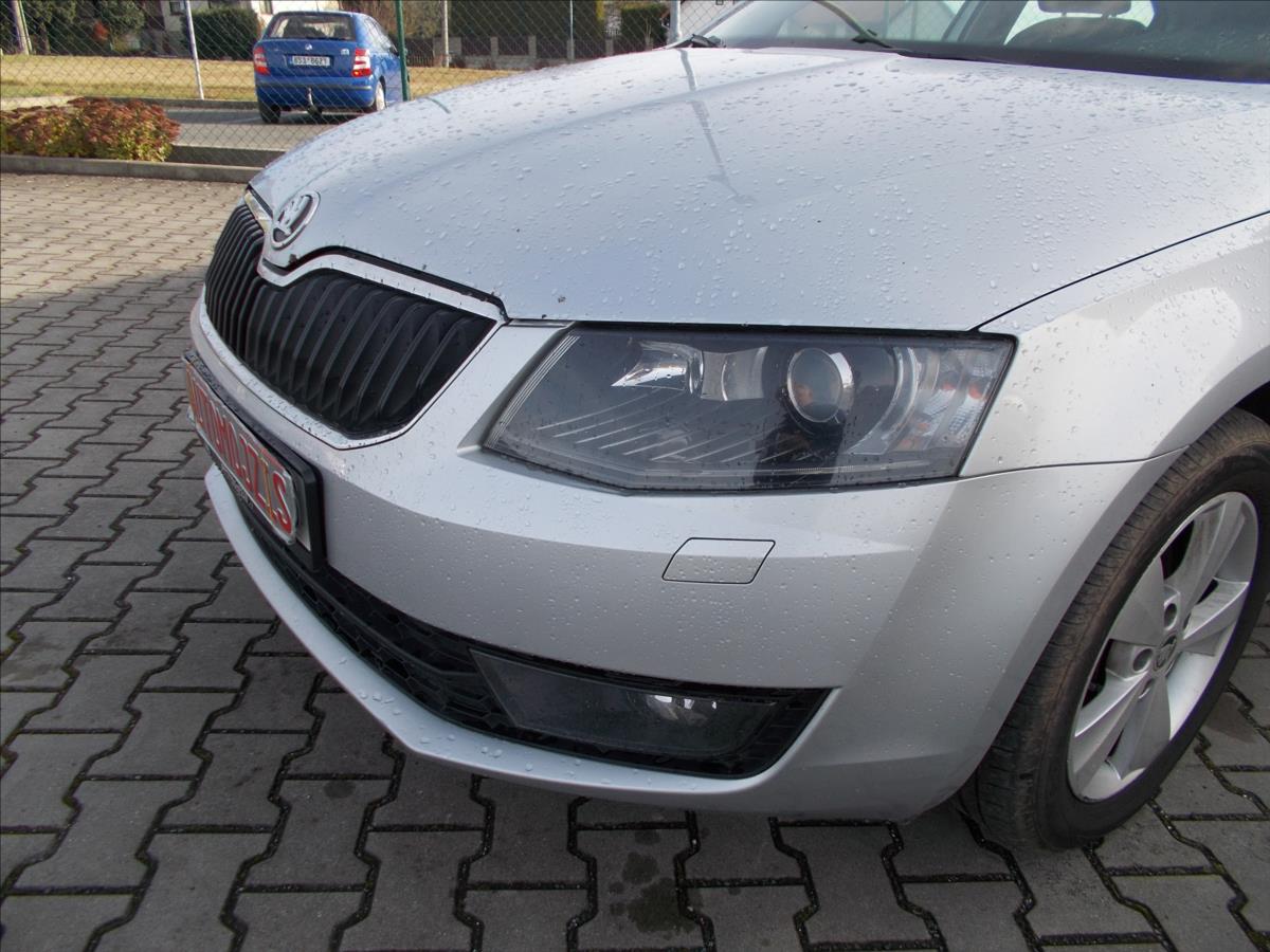 Škoda Octavia 1,6 TDI DIGIKLIMA NOVÁ STK  III - foto 7