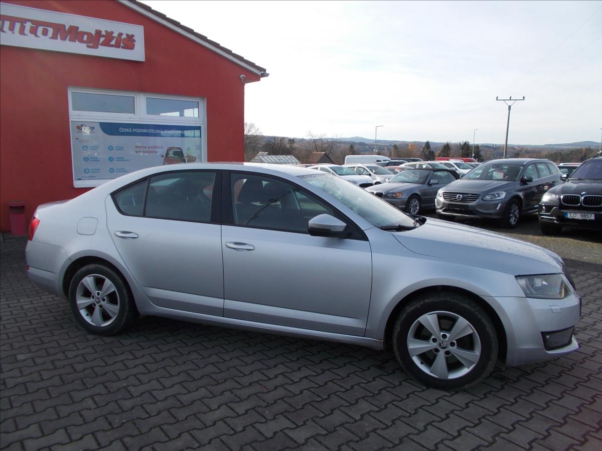 Škoda Octavia 1,6 TDI DIGIKLIMA NOVÁ STK  III - foto 8