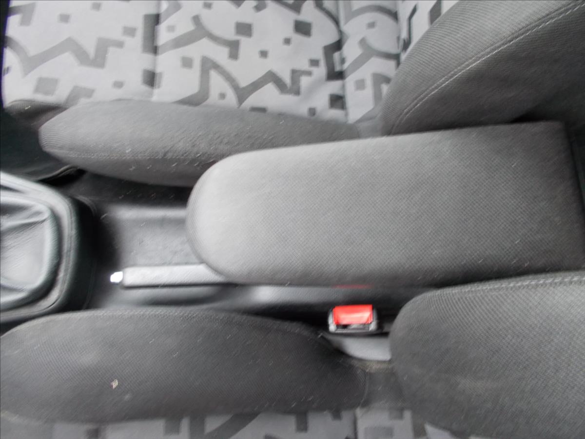 Volkswagen Golf 1,6 16V KLIMA STK 11/2026  IV - foto 22