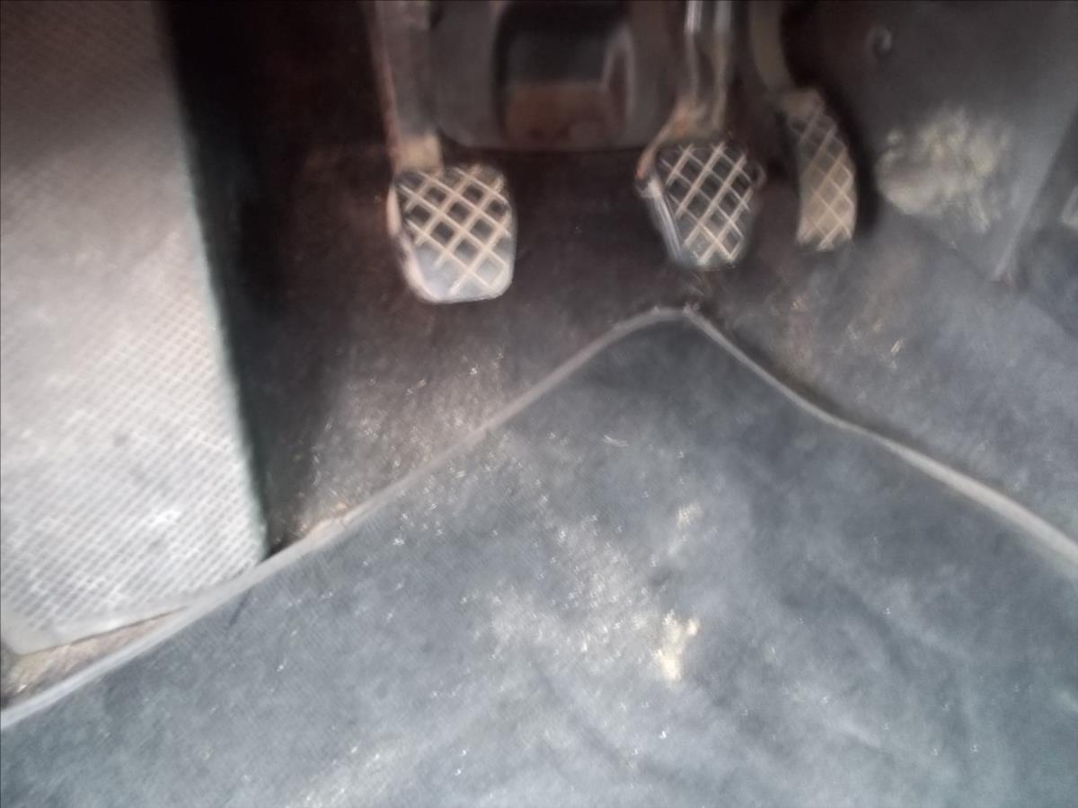 Volkswagen Golf 1,6 16V KLIMA STK 11/2026  IV - foto 24