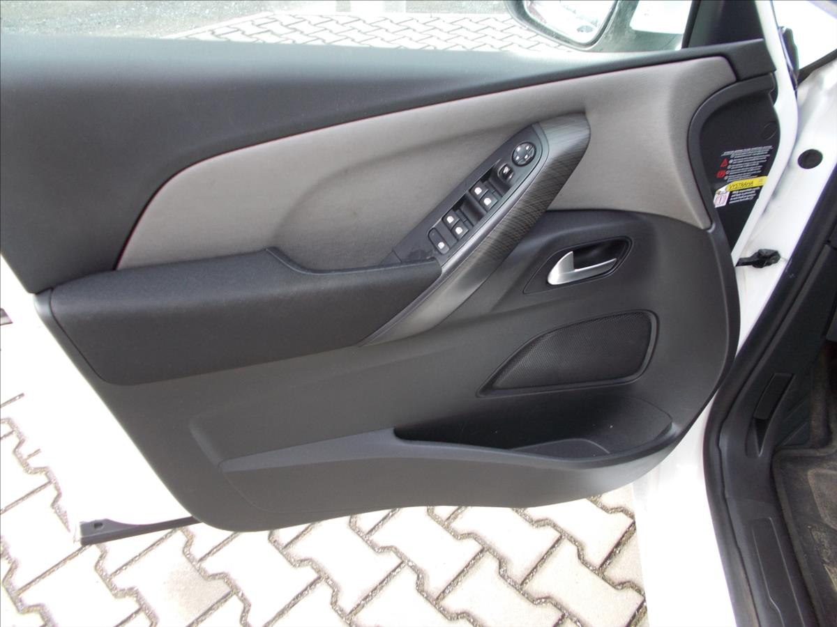 Citroën C4 Picasso 1,6 e-HDi DPH AT 115 Exclusive ČR NOVÁ STK - foto 28