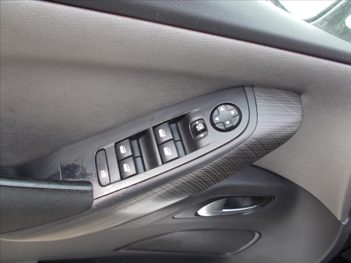 Citroën C4 Picasso 1,6 e-HDi DPH AT 115 Exclusive ČR NOVÁ STK - foto 29