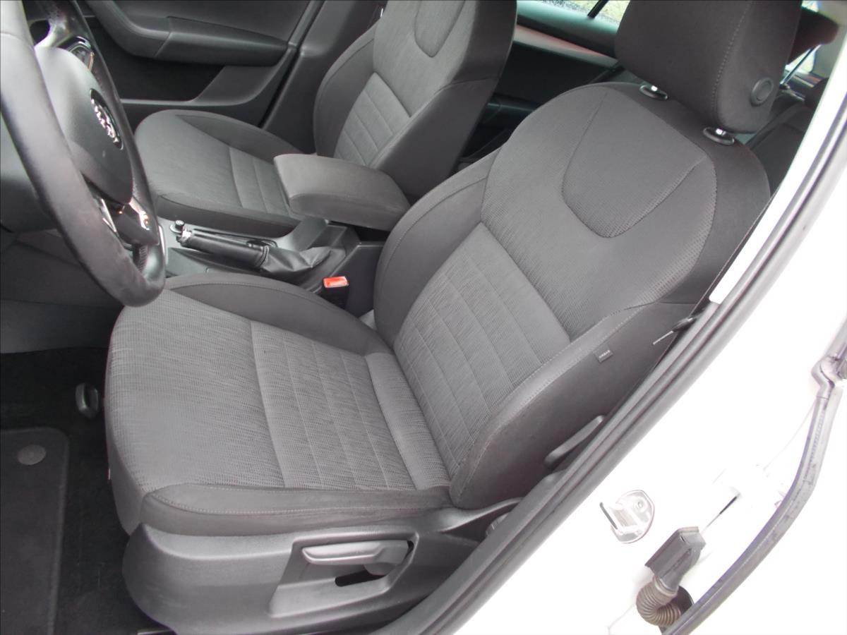 Škoda Octavia 1,4 TSI ČR 2.MAJITEL od R. 2020 NOVÁ STK  III - foto 18