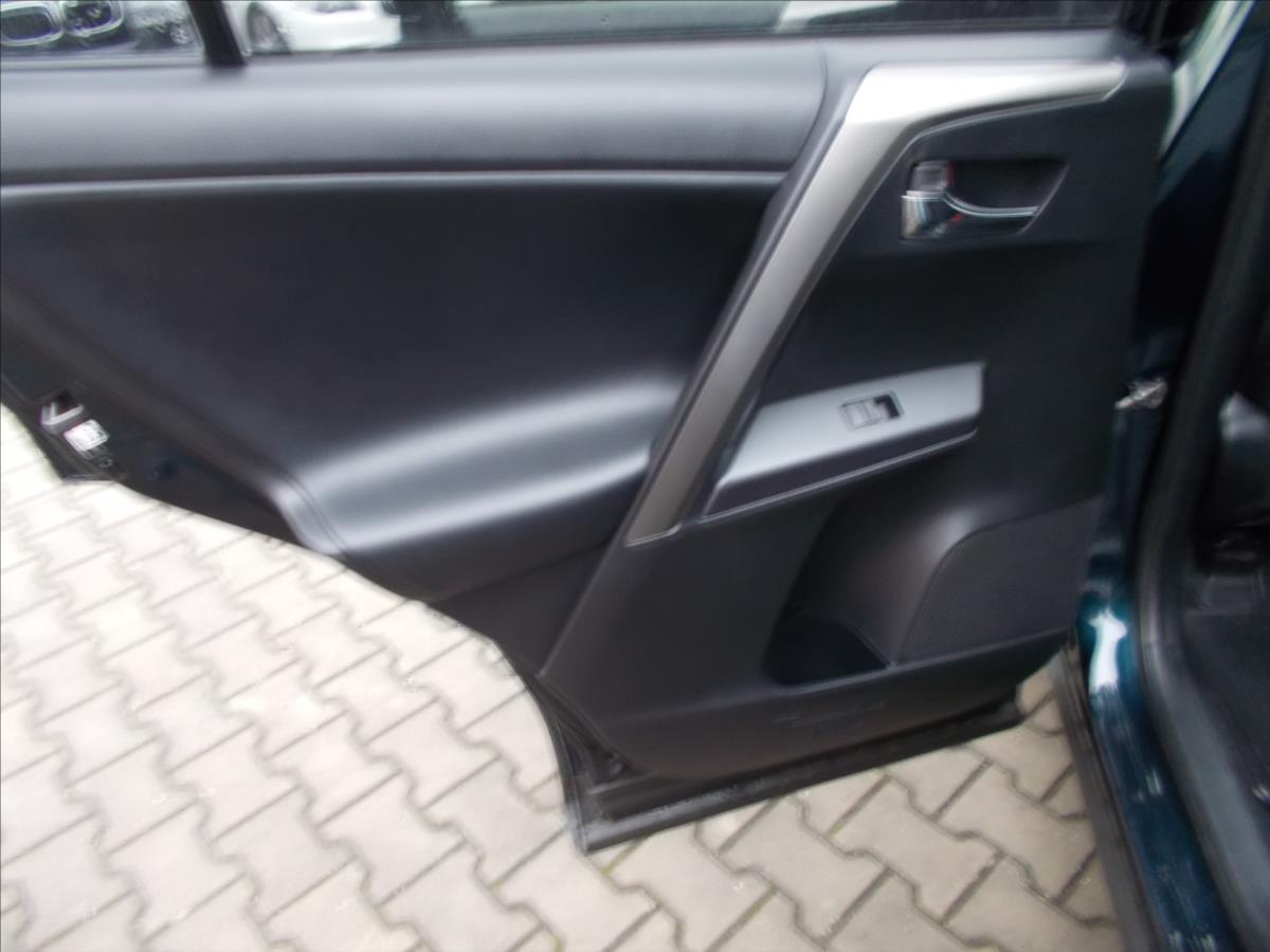 Toyota RAV4 2,5 AT HYBRID ČR 4x4 TZ LED SERVIS POUZE TOYOTA - foto 22