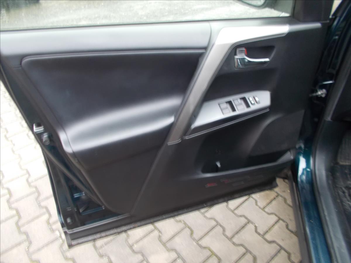 Toyota RAV4 2,5 AT HYBRID ČR 4x4 TZ LED SERVIS POUZE TOYOTA - foto 31