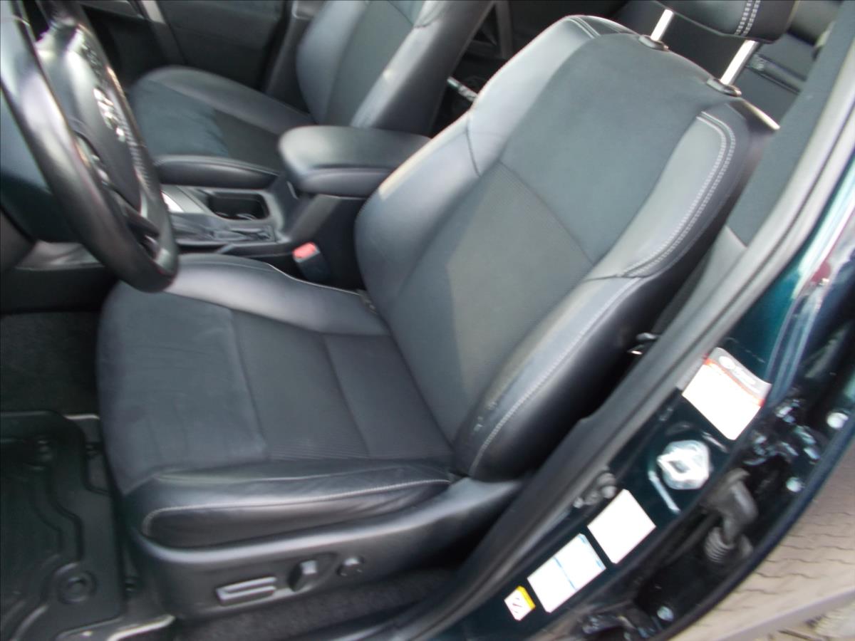 Toyota RAV4 2,5 AT HYBRID 4x4 ČR DPH 119500 KM - foto 22