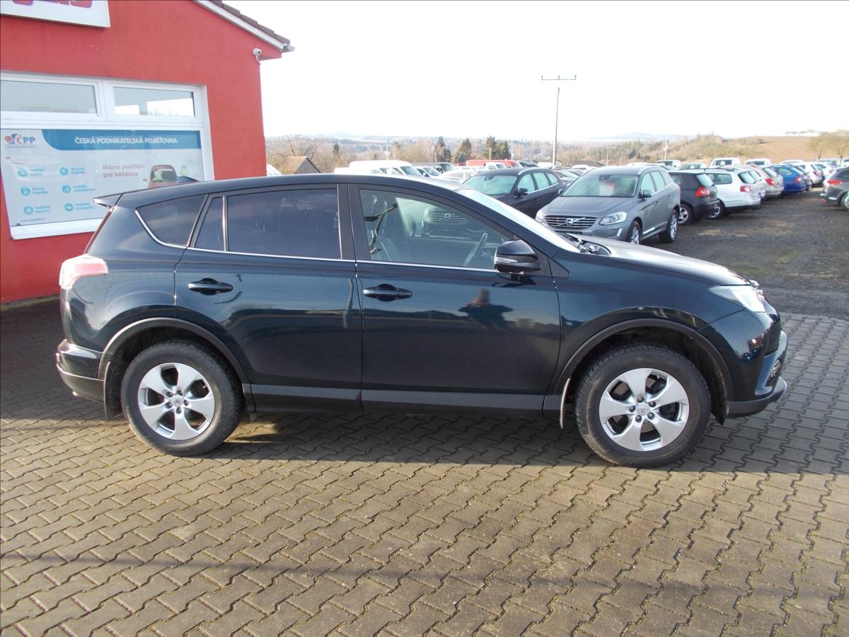 Toyota RAV4 2,5 AT HYBRID 4x4 ČR DPH 119500 KM - foto 9