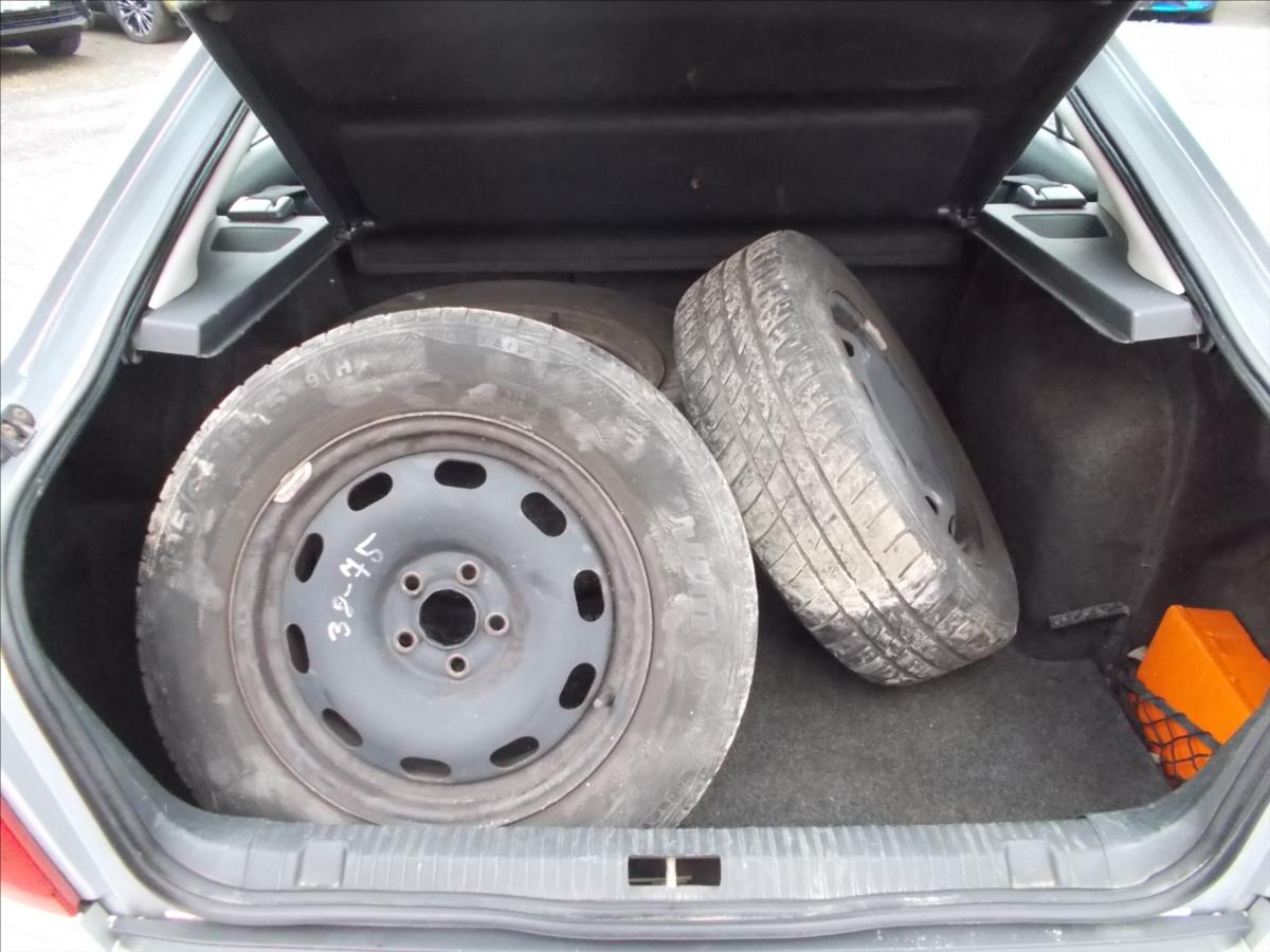 Škoda Octavia 1,9 TDI ČR KLIMA NOVÁ STK NOVÉ ROZVODY - foto 11