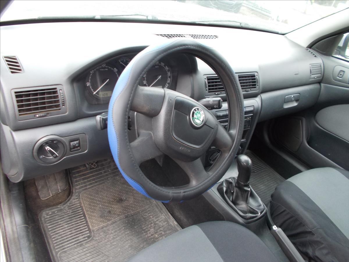 Škoda Octavia 1,9 TDI ČR KLIMA NOVÁ STK NOVÉ ROZVODY - foto 17