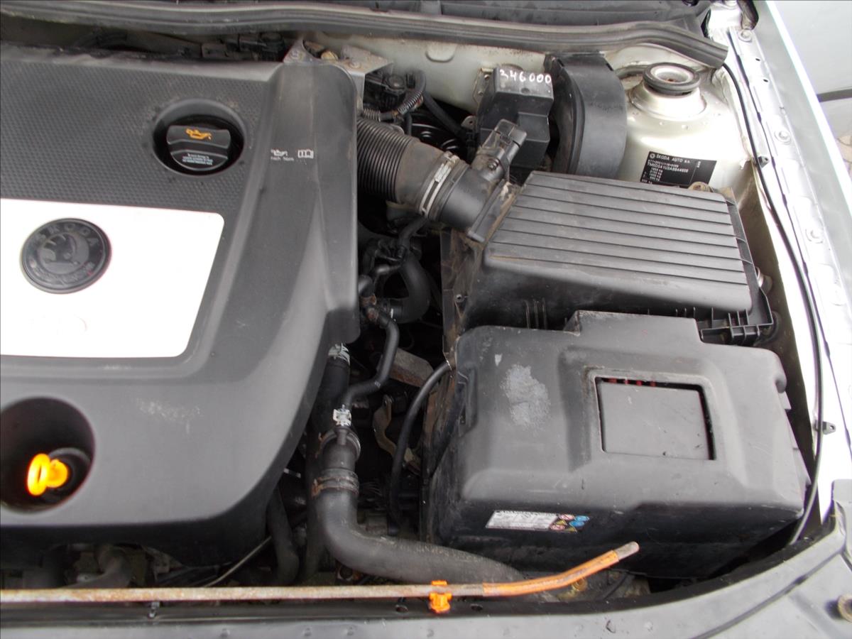 Škoda Octavia 1,9 TDI ČR KLIMA NOVÁ STK NOVÉ ROZVODY - foto 24