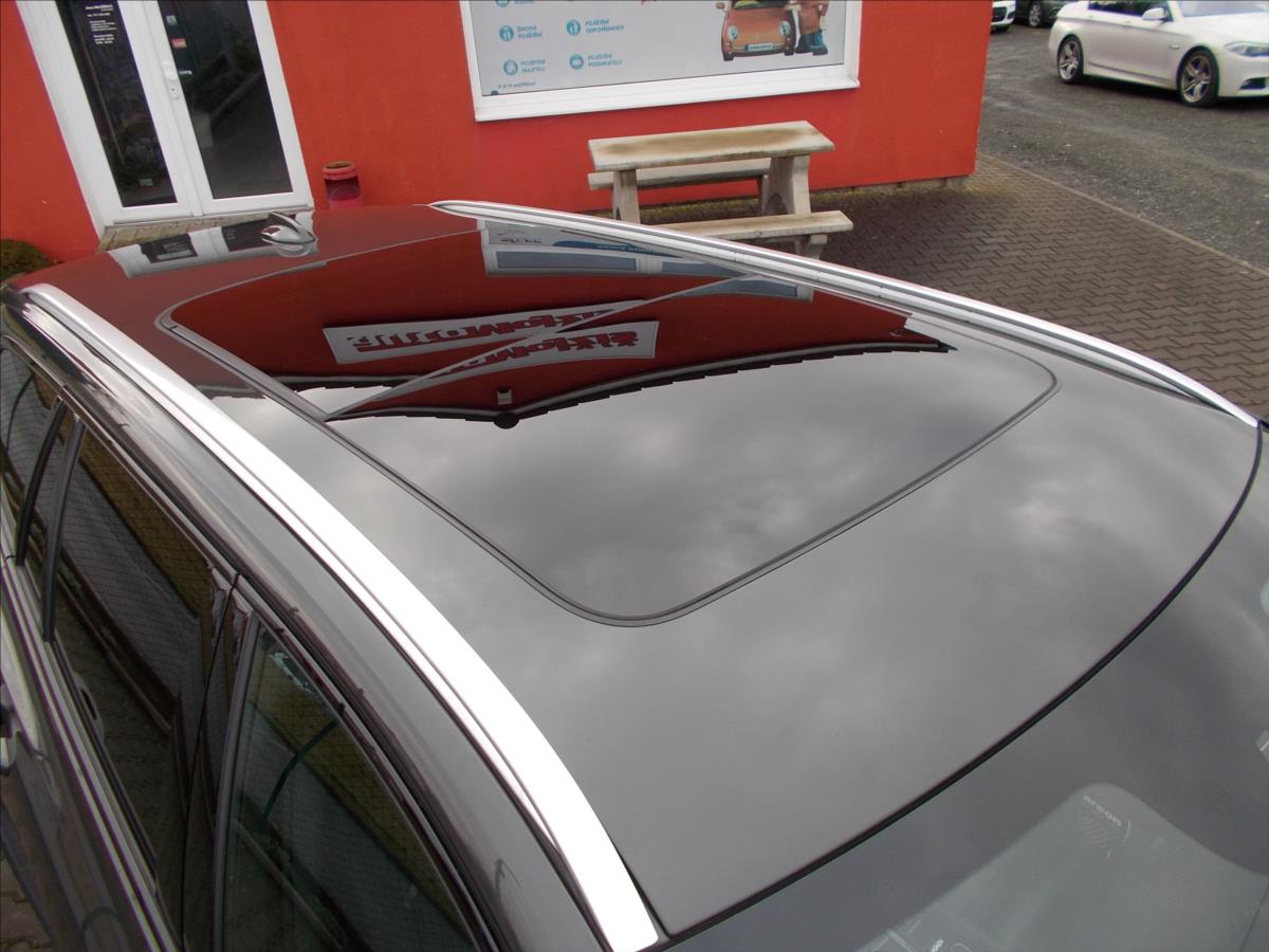 Volvo V60 2,0 B4 Cross Country AWD DPH KRÁSNÉ - foto 10