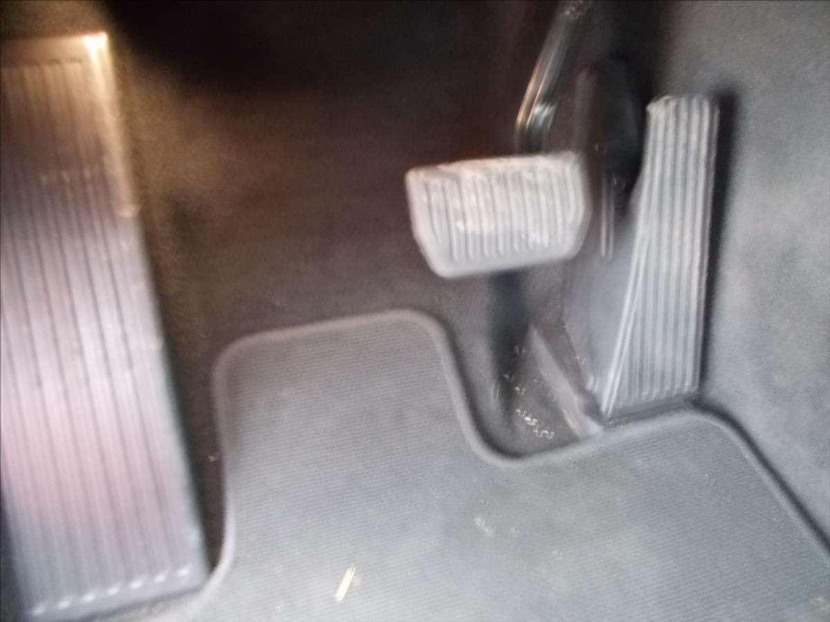 Volvo V60 2,0 B4 Cross Country AWD DPH KRÁSNÉ - foto 28