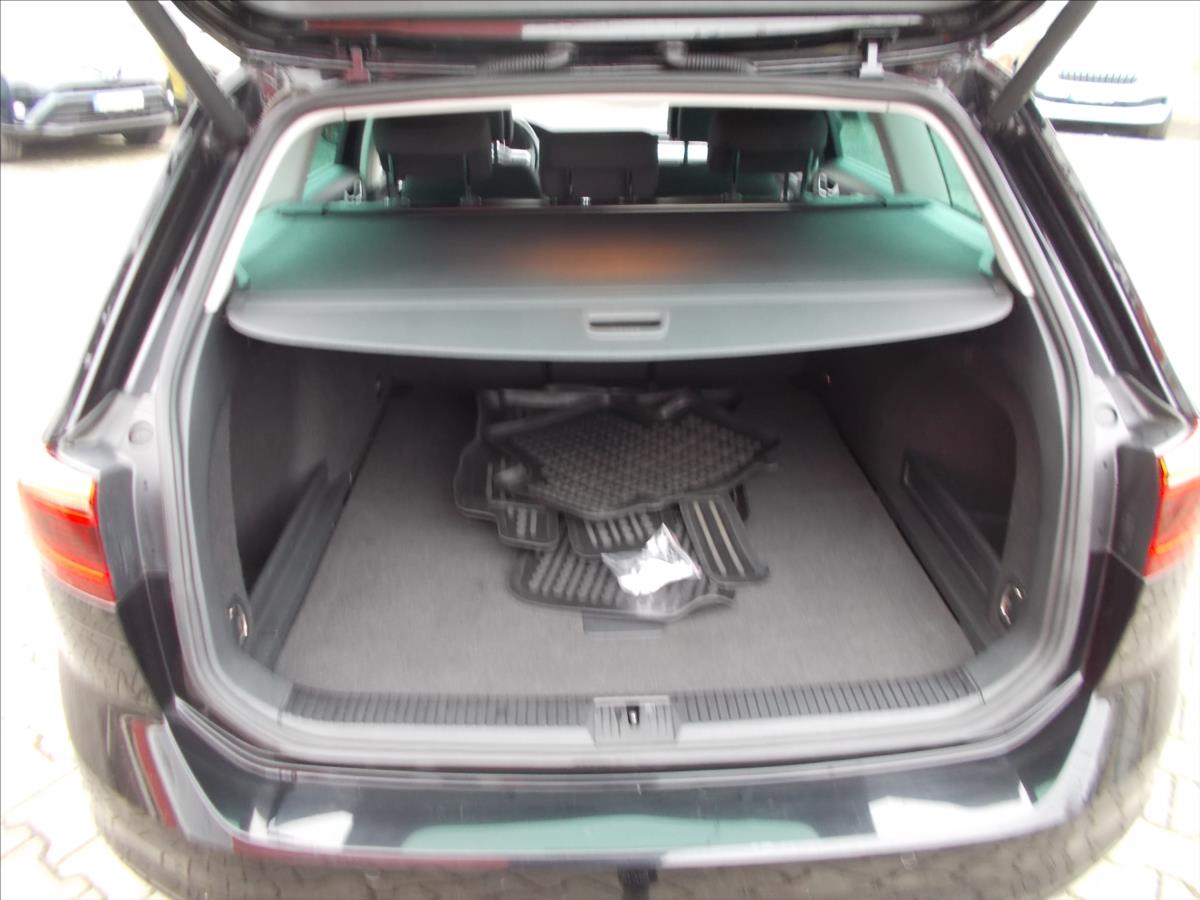 Volkswagen Passat 2,0 TDI DSG7 110 kW Business - foto 14