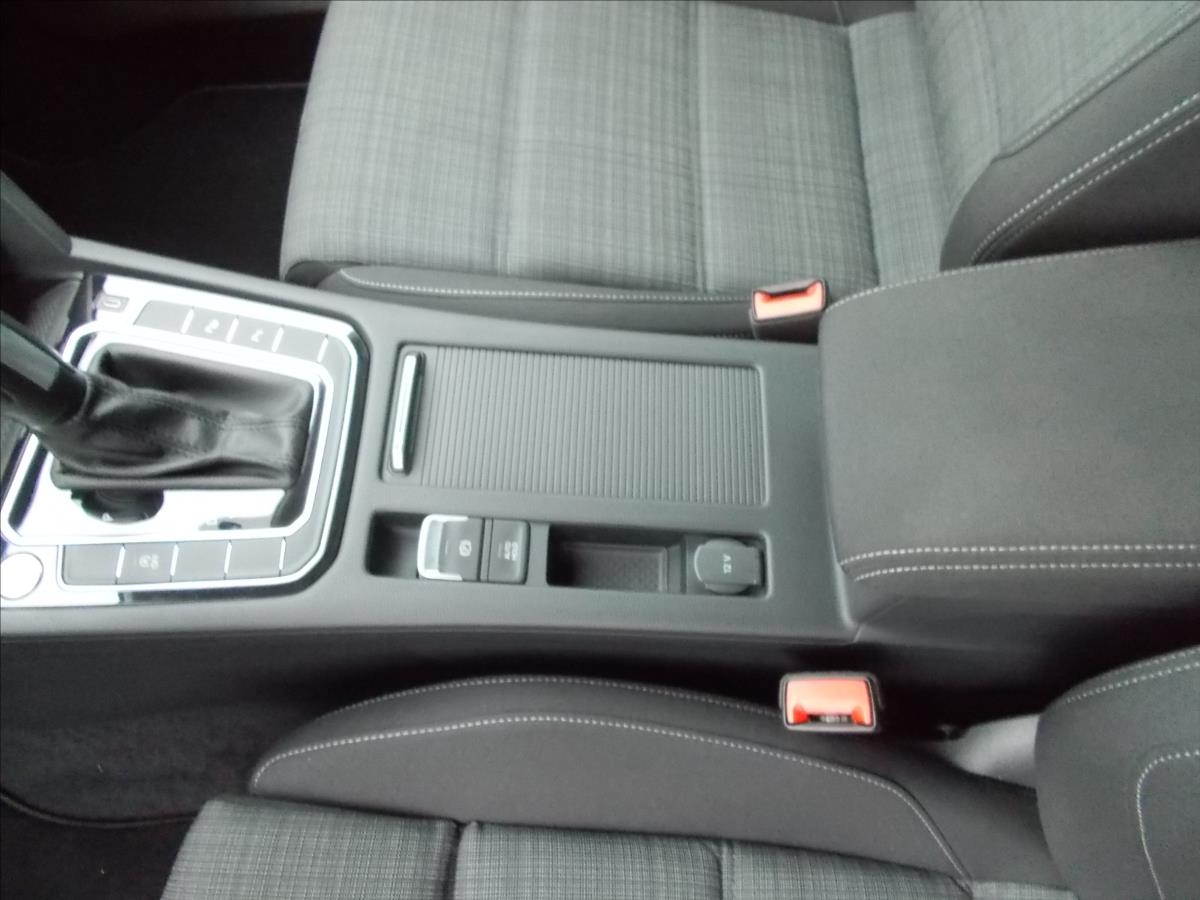 Volkswagen Passat 2,0 TDI DSG7 110 kW Business - foto 28