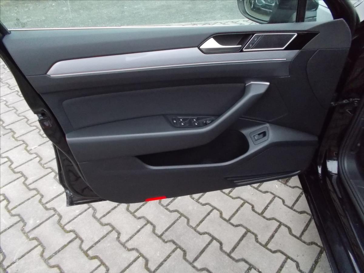 Volkswagen Passat 2,0 TDI DSG7 110 kW Business - foto 29