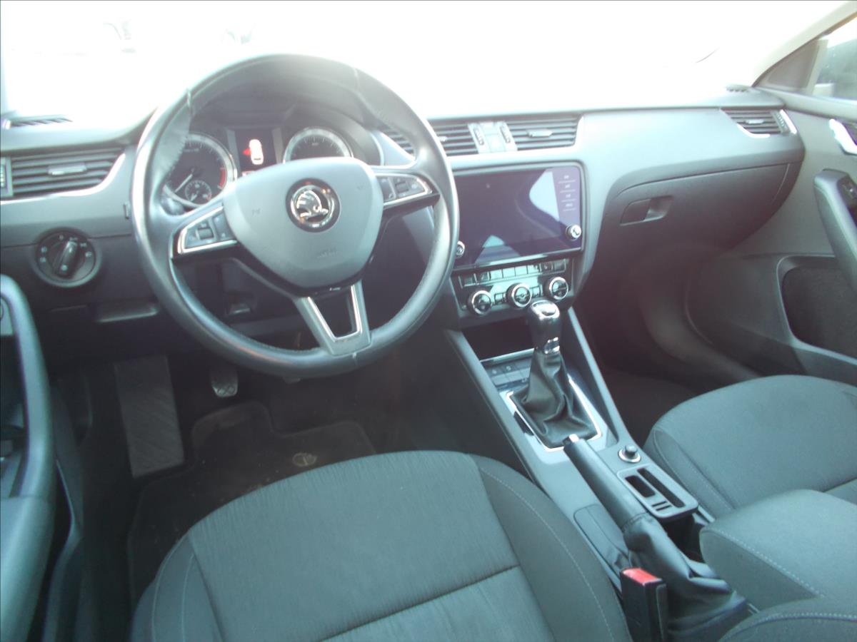 Škoda Octavia 1,6 TDI DIGIKLIMA LED ČR DPH  III - foto 17