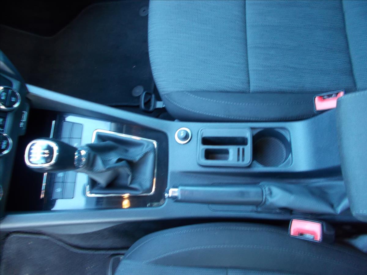 Škoda Octavia 1,6 TDI DIGIKLIMA LED ČR DPH  III - foto 22