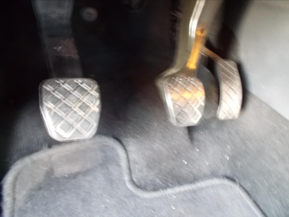 Škoda Octavia 1,6 TDI DIGIKLIMA LED ČR DPH  III - foto 24