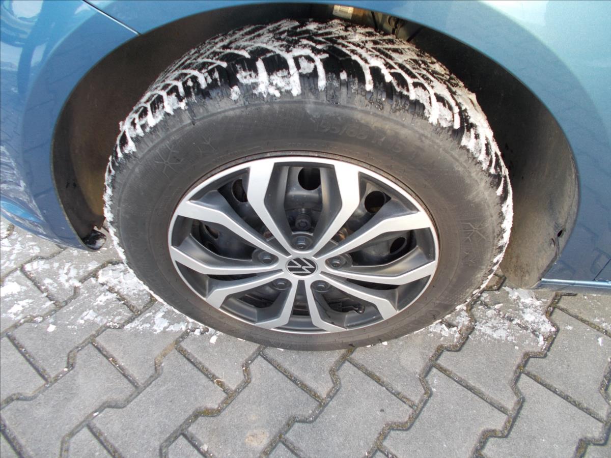 Volkswagen Touran 1,6 TDI DSG 7 MÍST DIGIKLIMA NAVI TZ PĚKNÉ - foto 6