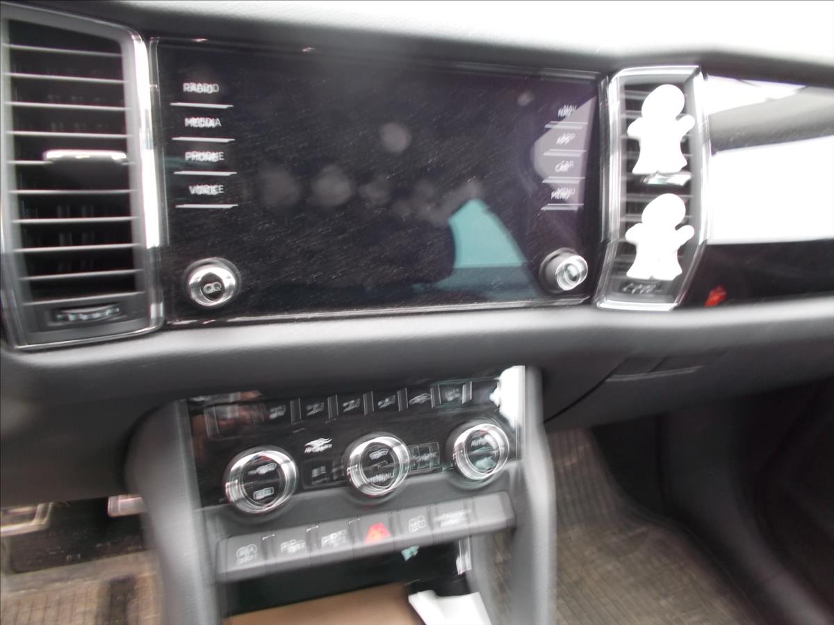 Škoda Kodiaq 2,0 TDI ČR 1.MAJITEL L&K WEBASTO TZ - foto 20