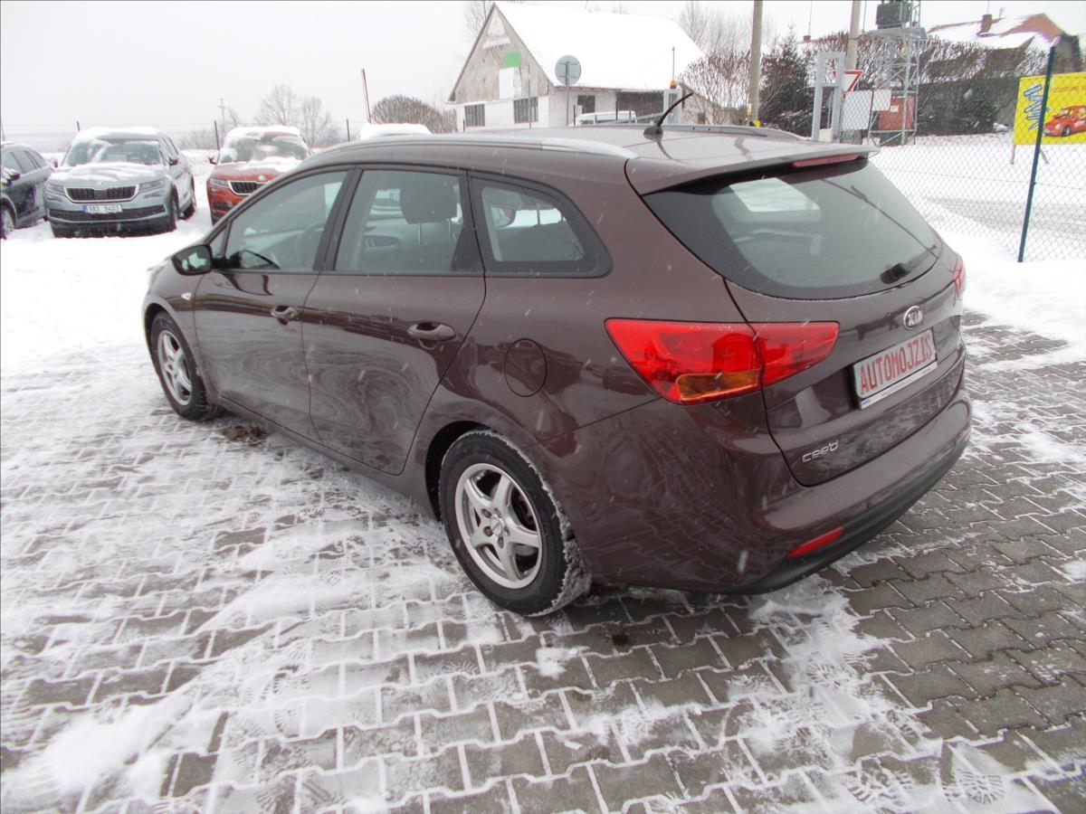 Kia Ceed 1,6 16V ČR 1.MAJITEL KLIMA - foto 10