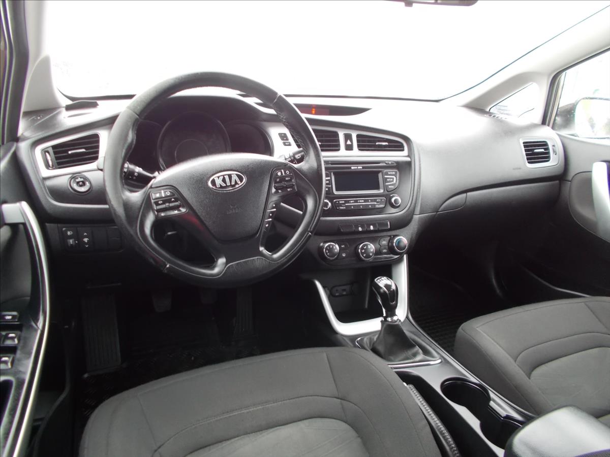 Kia Ceed 1,6 16V ČR 1.MAJITEL KLIMA - foto 15