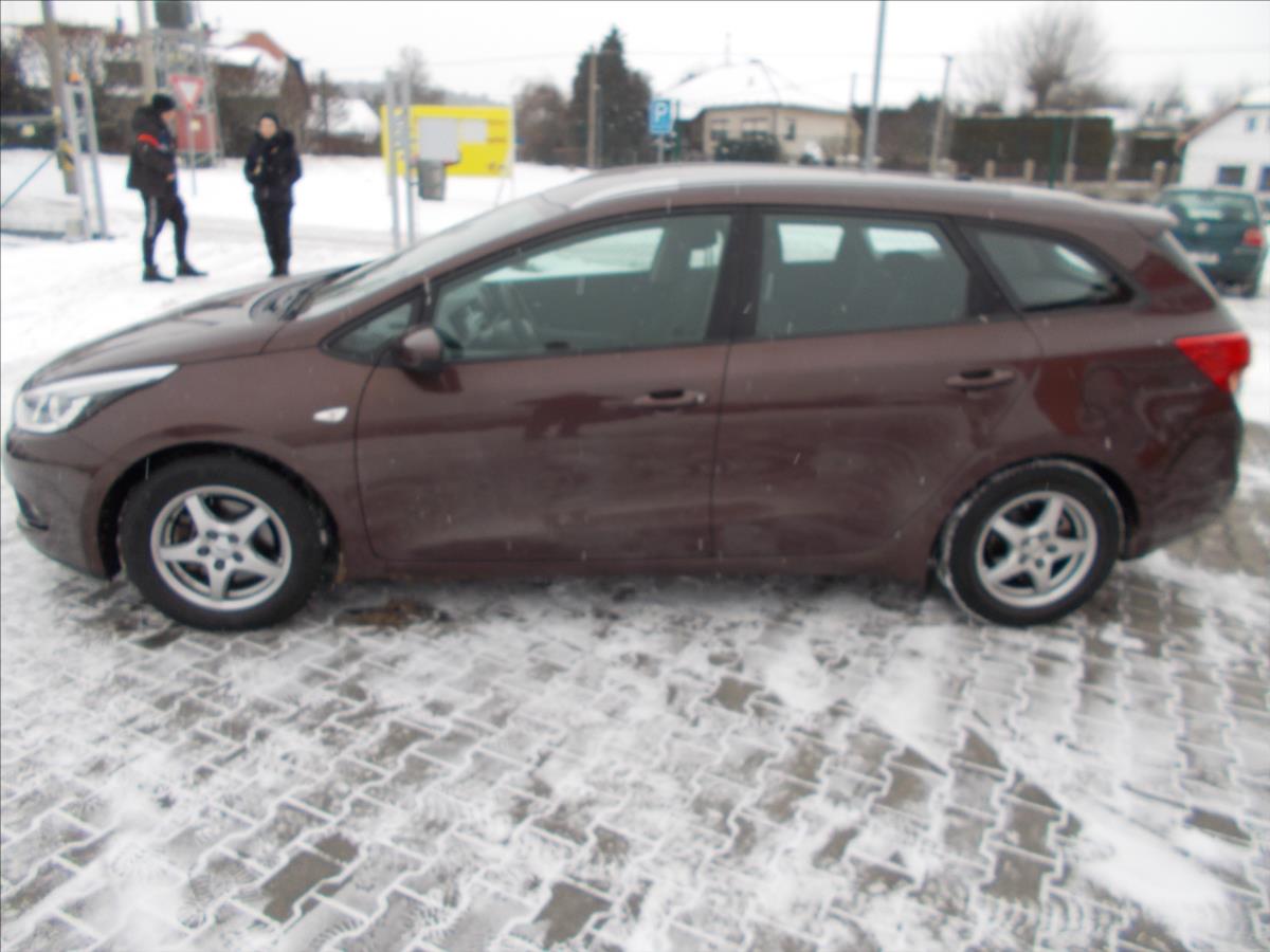 Kia Ceed 1,6 16V ČR 1.MAJITEL KLIMA - foto 4