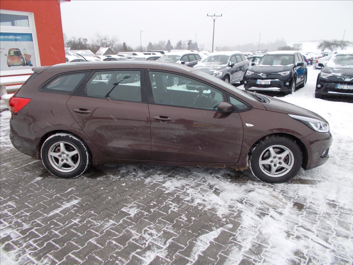 Kia Ceed 1,6 16V ČR 1.MAJITEL KLIMA - foto 7