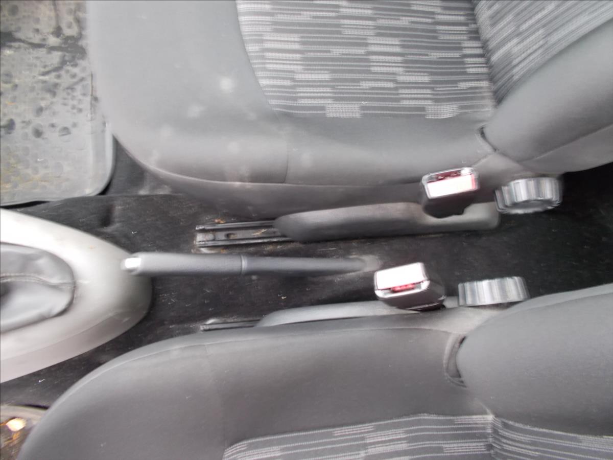 Renault Thalia 1,2 i ČR KLIMA TZ STK 6/2027 - foto 20