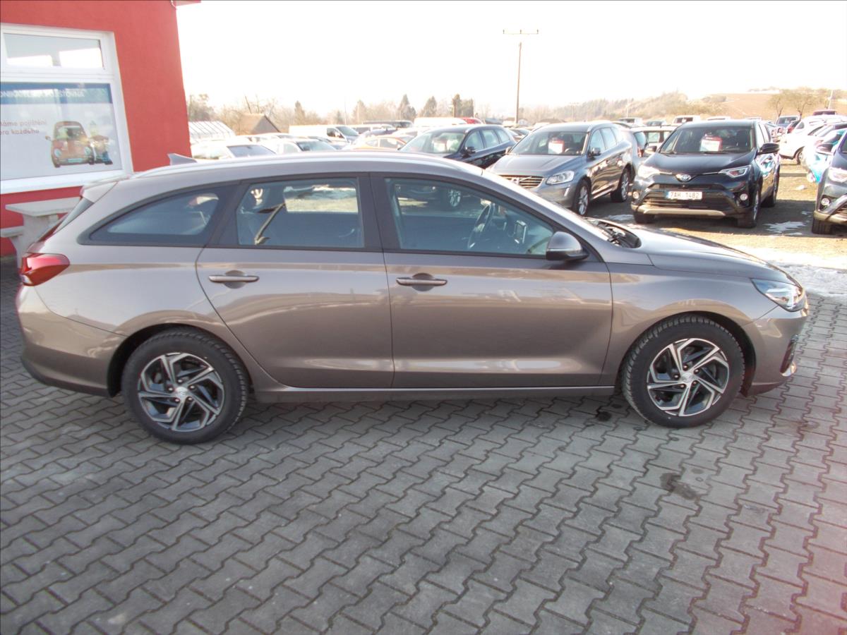 Hyundai i30 1,0 T-GDI ČR 1.MAJITEL ZÁRUKA 3/2028 - foto 9