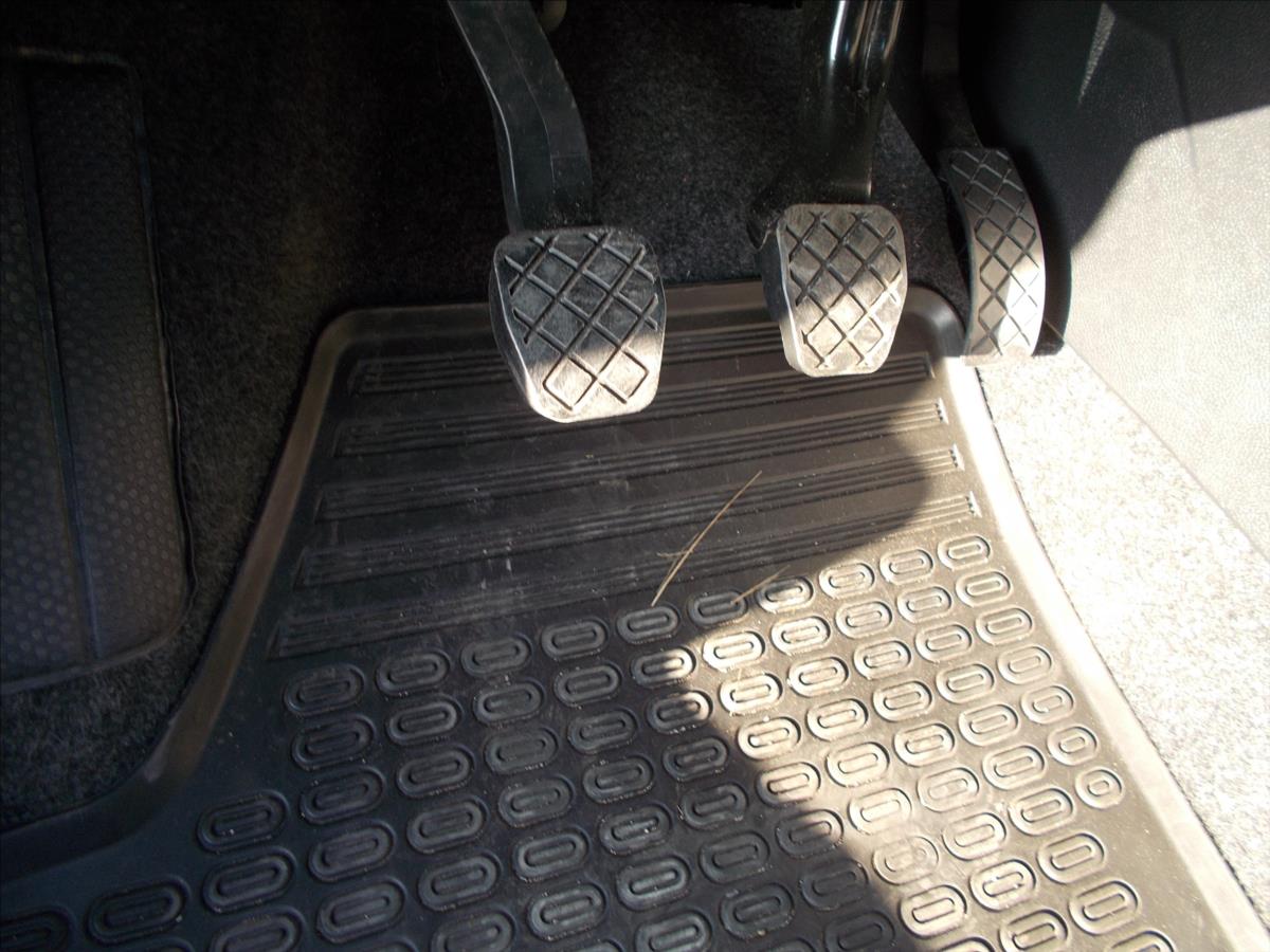 Škoda Fabia 1,2 TSI ČR 66865 KM PĚKNÉ  II - foto 24