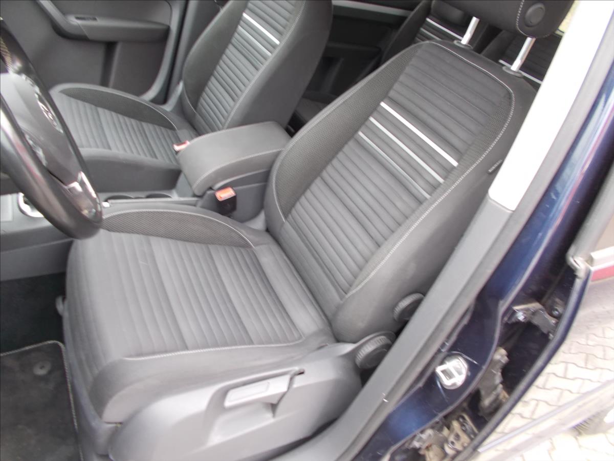 Volkswagen Touran 2,0 TDI DSG WEBASTO TZ LED DIGIKLIMA NOVÁ STK - foto 17