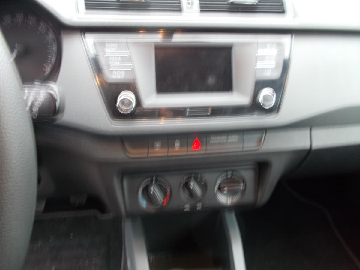 Škoda Fabia 1,0 MPI 55 kW KLIMA 84560 KM  III - foto 21