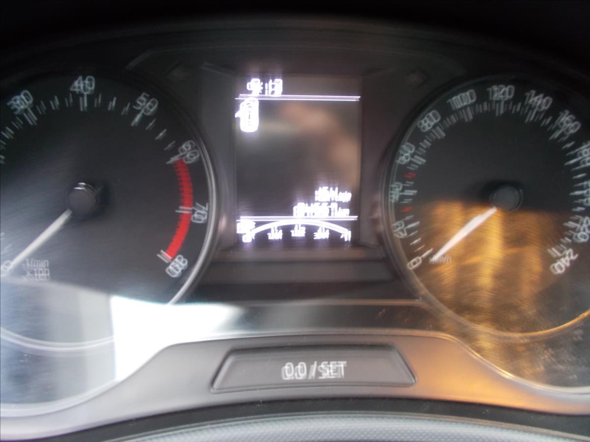 Škoda Fabia 1,0 MPI 55 kW KLIMA 84560 KM  III - foto 24