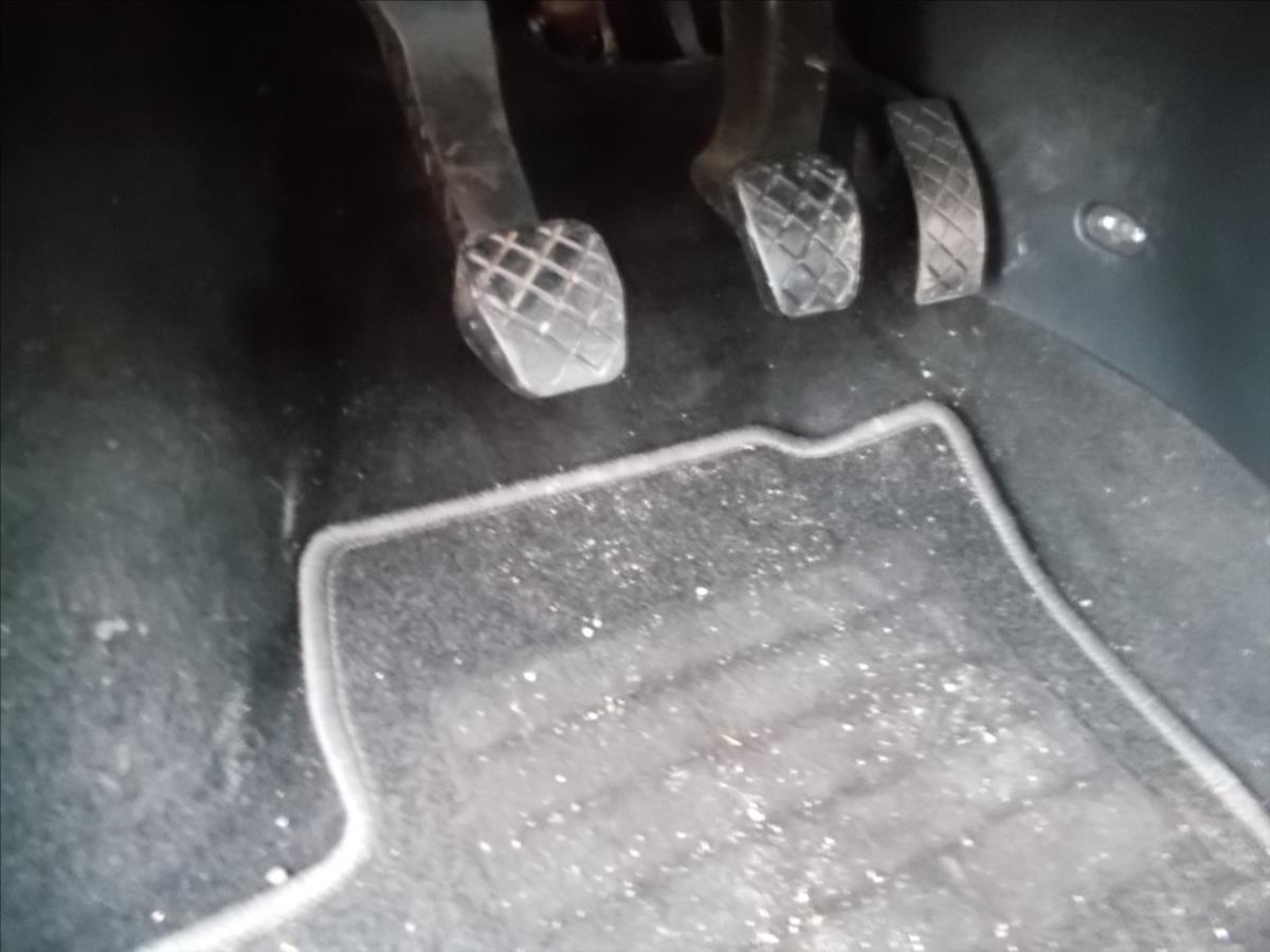 Škoda Fabia 1,0 MPI 55 kW KLIMA 84560 KM  III - foto 25