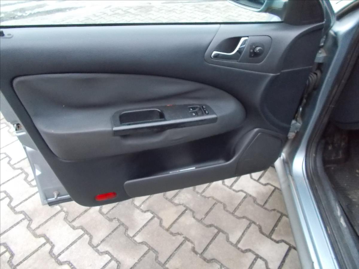 Škoda Octavia 1,9 TDI DIGIKLIMA NOVÁ STK NOVÉ ROZVODY - foto 23