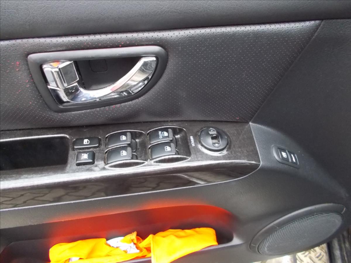 Kia Sorento 2,5 CRDi ČR DIGIKLIMA 4x4 TZ 3000T - foto 25